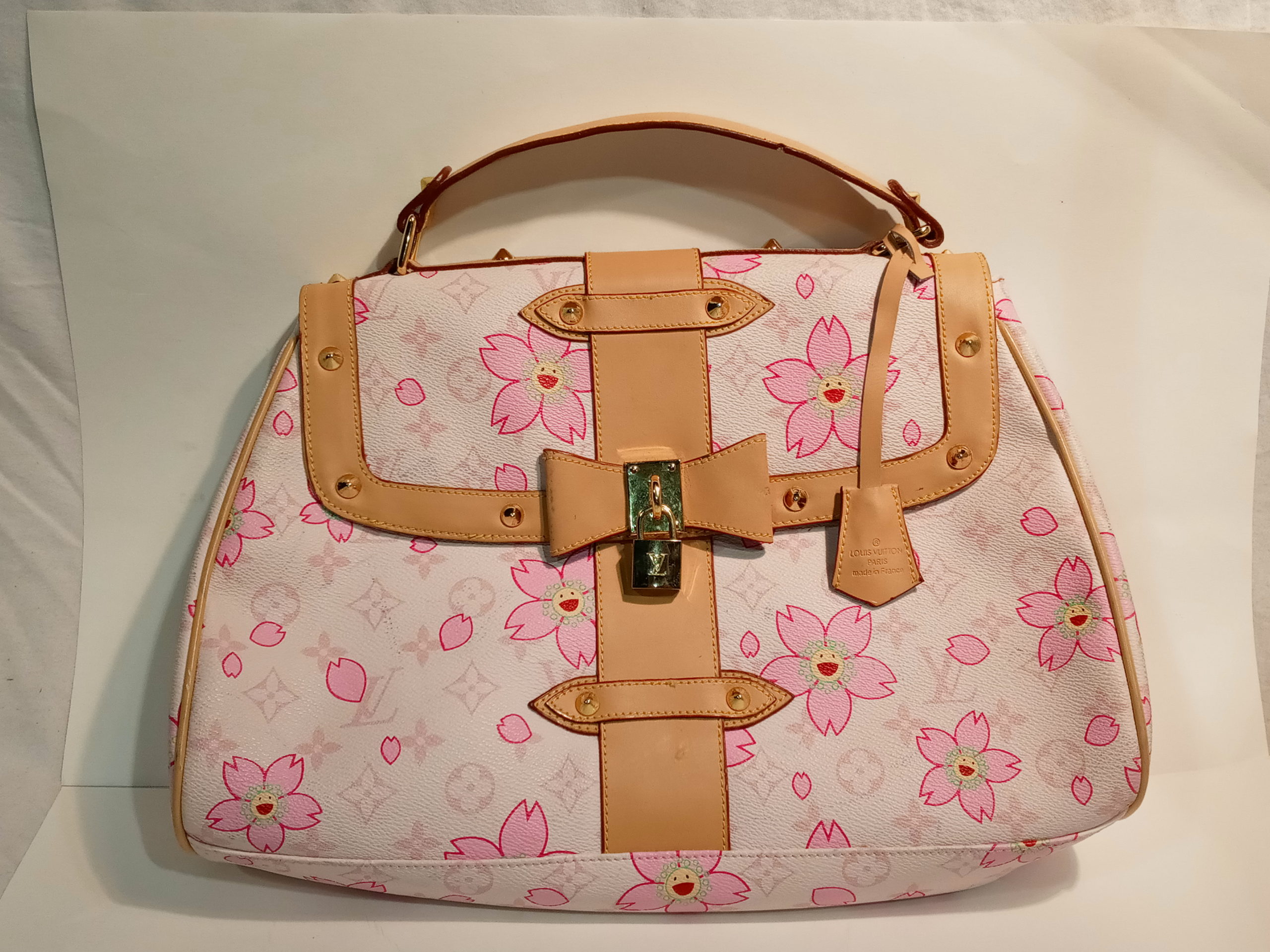 Mart Laboratorium frelsen Louis Vuitton x Takashi Murakami Cherry Blossom Limited Edition Handbag -  Rescue Missions Ministries Thrift Store