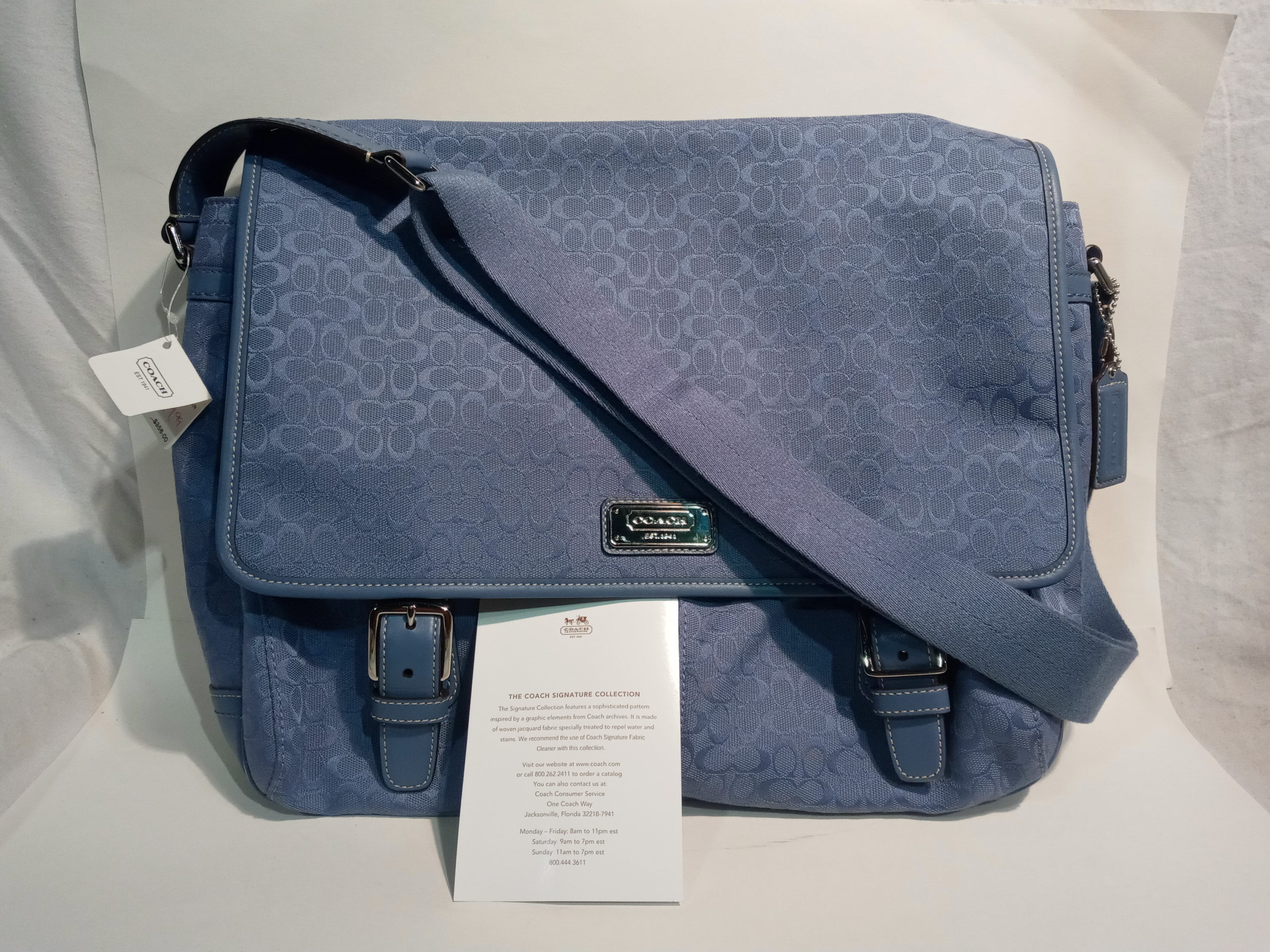 Authentic Coach Blue Canvas and Leather Signature Messenger Laptop Cross  Body Bag NEW - Rescue Missions Ministries Thrift Store