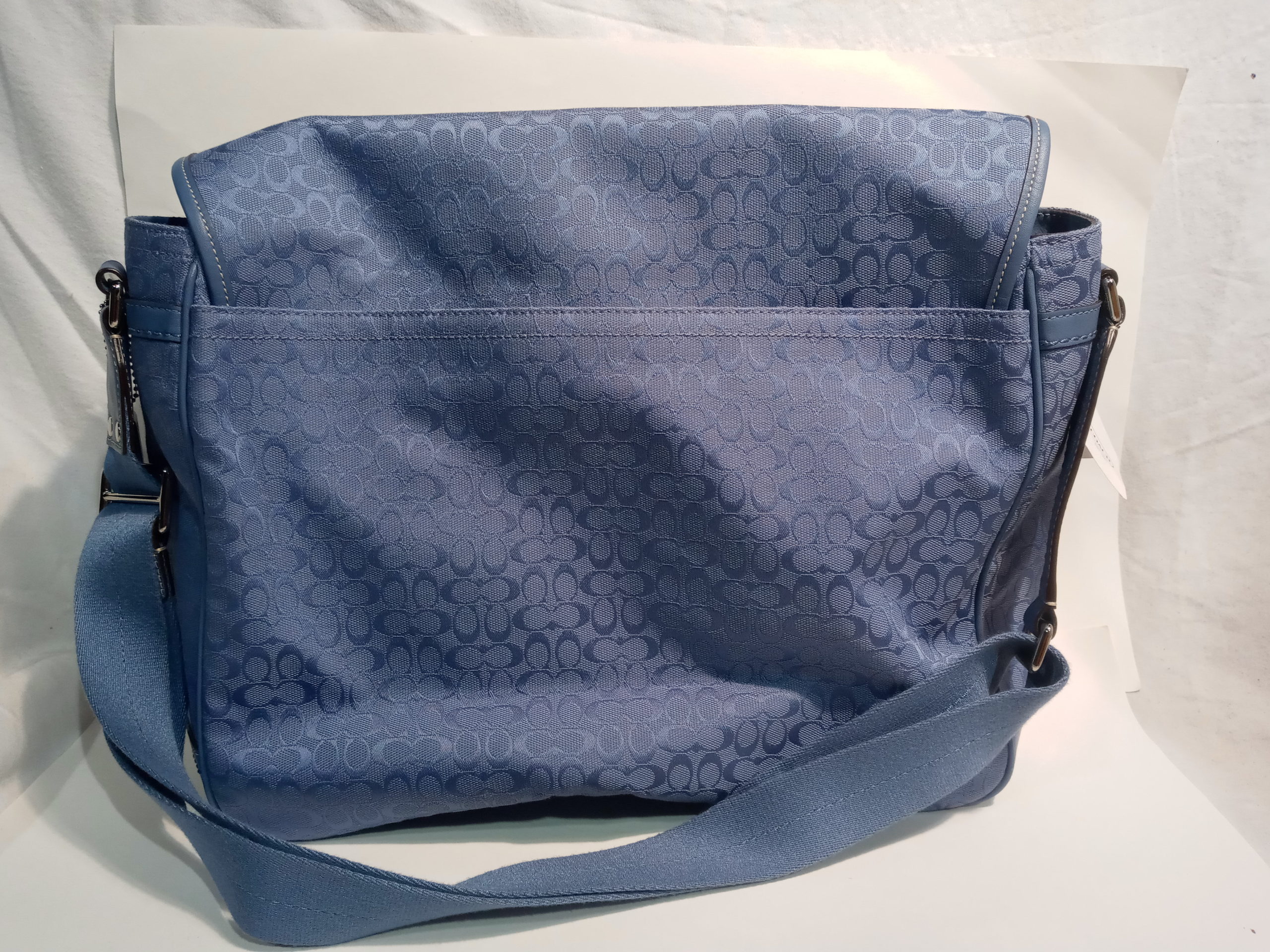 Authentic Coach Blue Canvas and Leather Signature Messenger Laptop Cross  Body Bag NEW – Rescue Missions Ministries Thrift Store